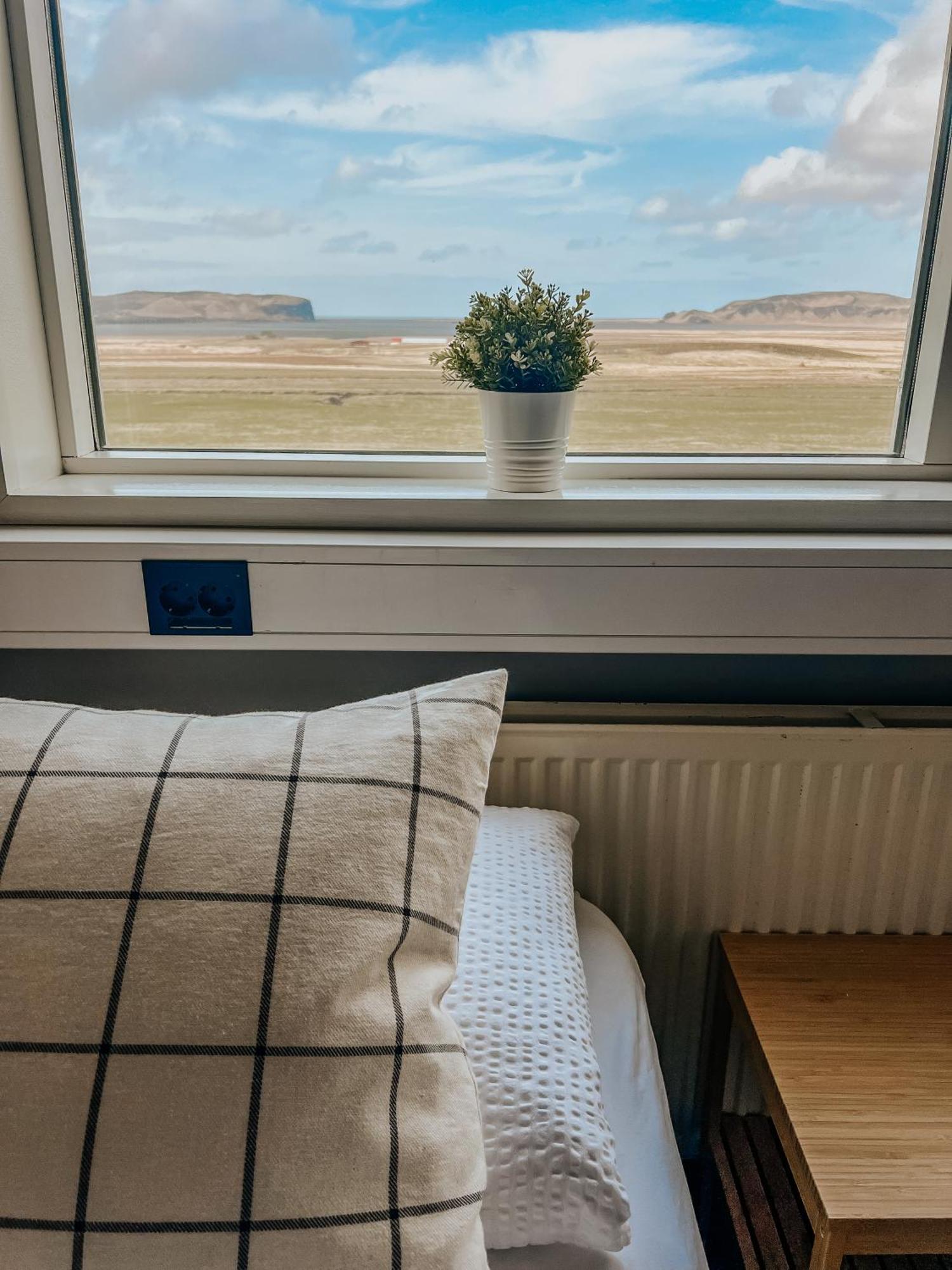 Guesthouse Reynir Vík Екстериор снимка