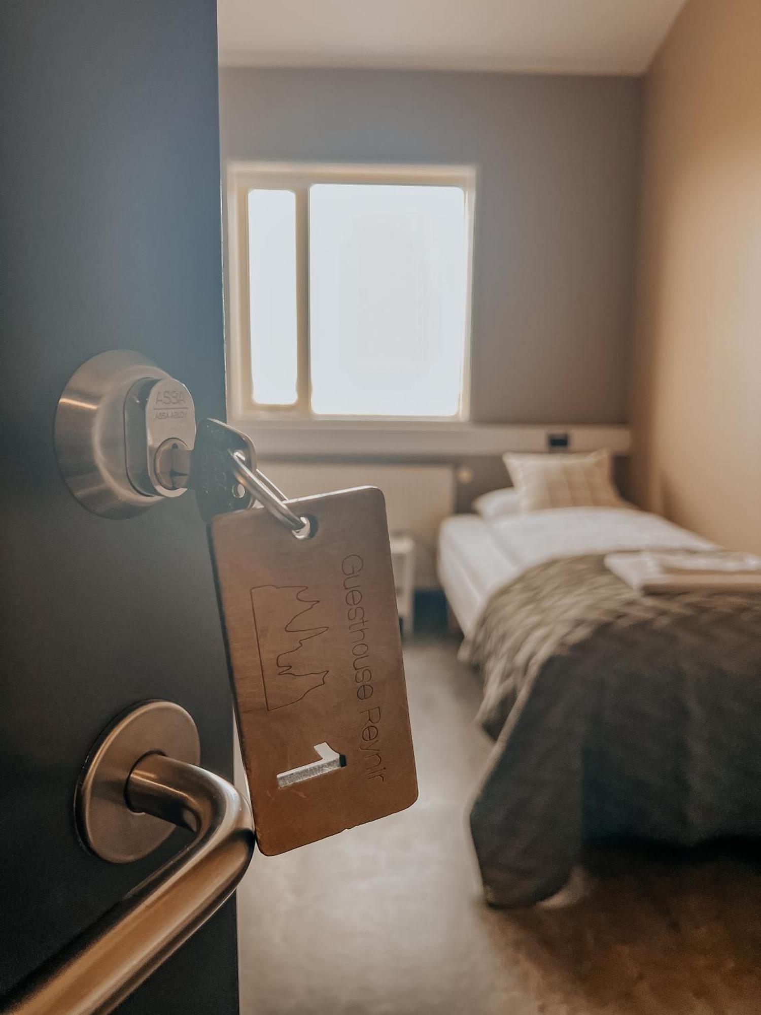 Guesthouse Reynir Vík Екстериор снимка